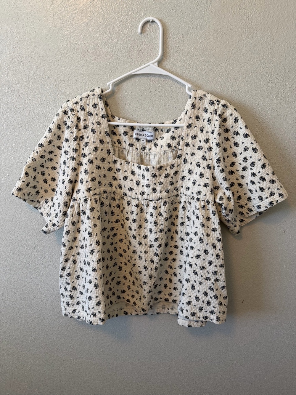 Piper & Scoot Boutique Ditzy Floral Textured Square Neck Peplum Top Plus Size